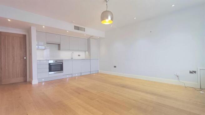 2 bed Flat to rent Image 4