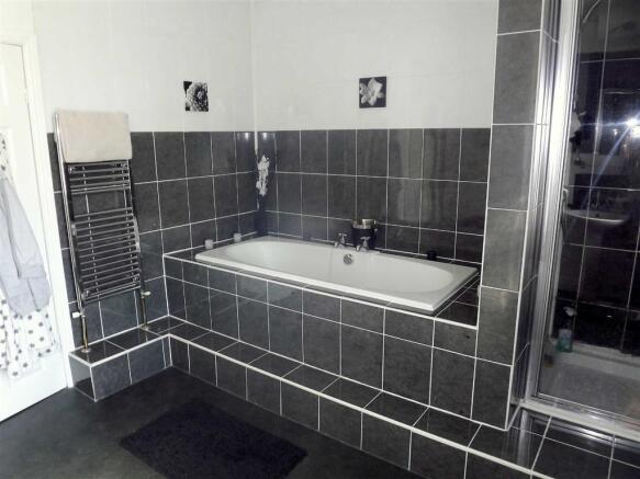 LUXURY BATHROOM