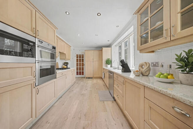3 bed Detached for sale Image 6