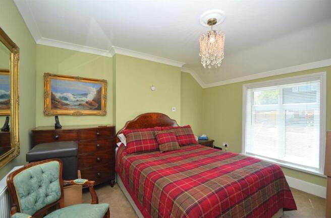 Bed1.jpg