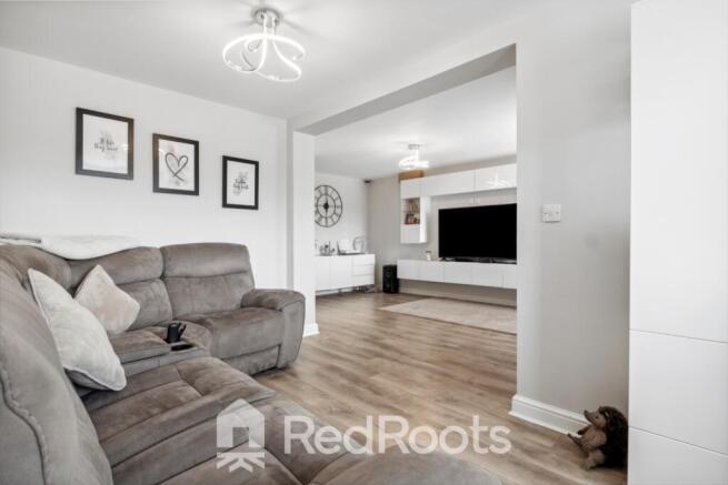 3 bed Semi-Detached for sale Image 7