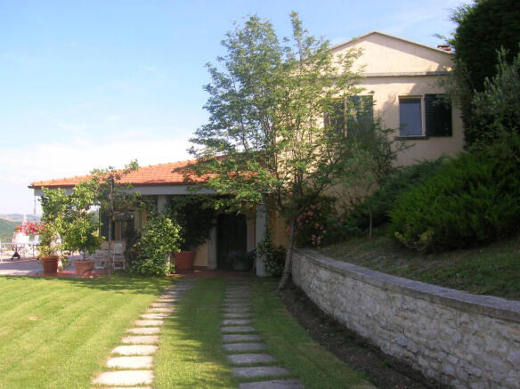 Photo 3