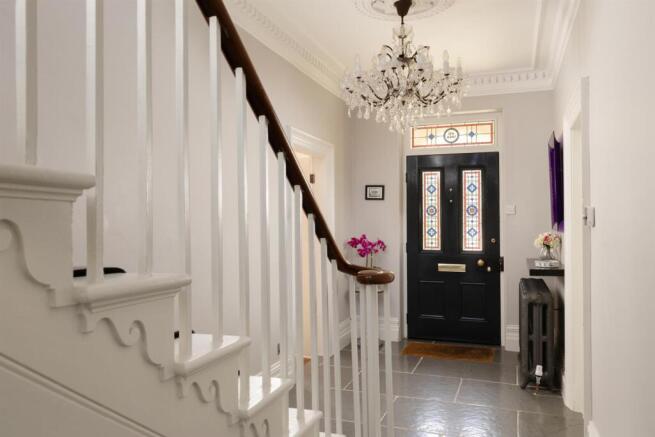 4 bed House for sale Image 9
