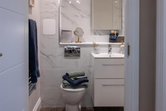 2 bed Apartment for sale Image 6