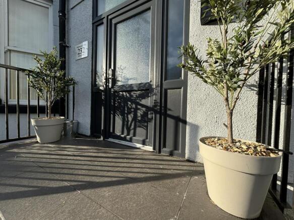 1 bed House Share to rent Image 11