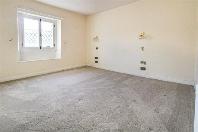 3 bed Terraced for sale Image 9