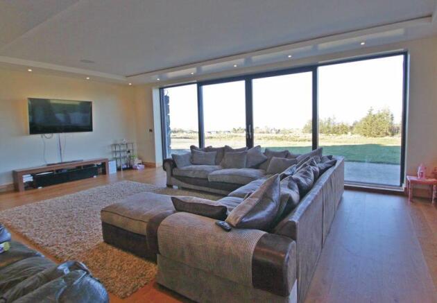 Open plan livi...