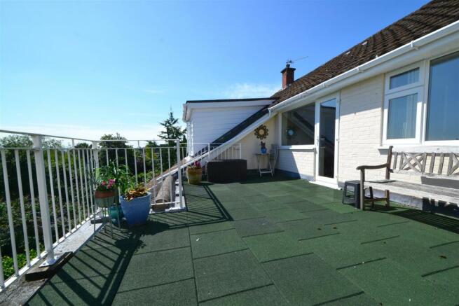 roofterrace1.JPG