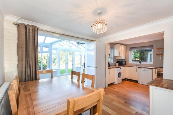 Lounge/ Dining Room
