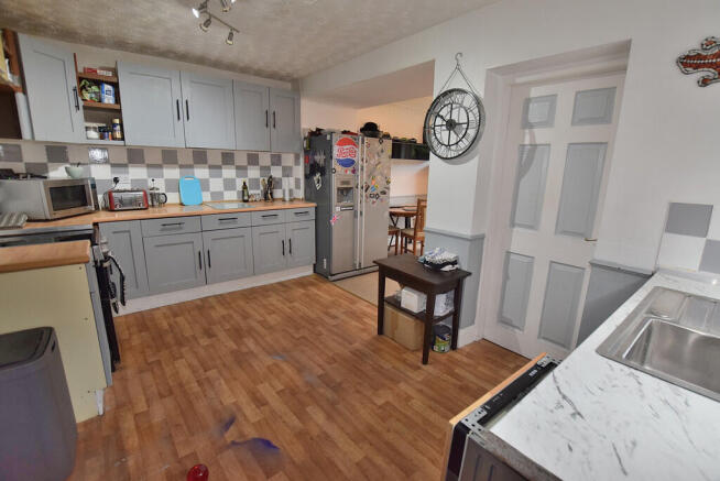 3 bed Semi-Detached for sale Image 4