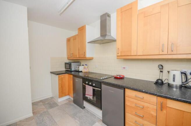 Kitchen pic 2.jpg