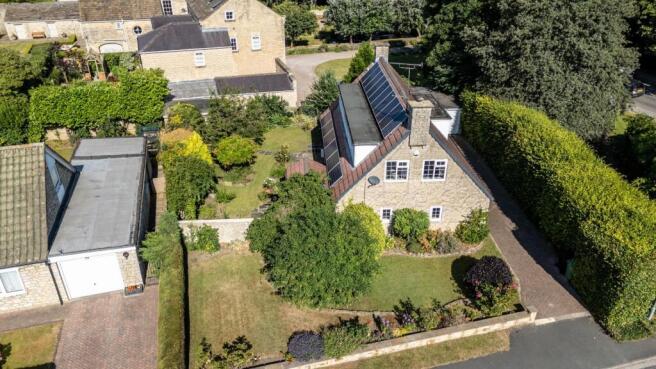 3 bed Detached for sale Image 9