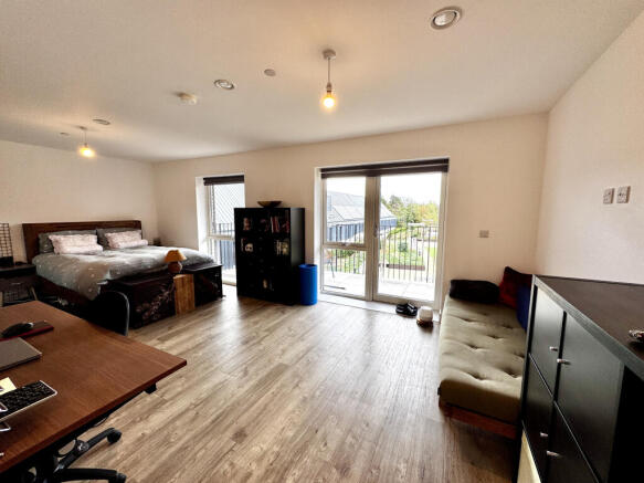 20250923_140711818_iOS