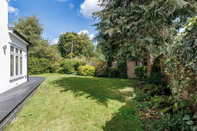 MC Kendal Avenue 37