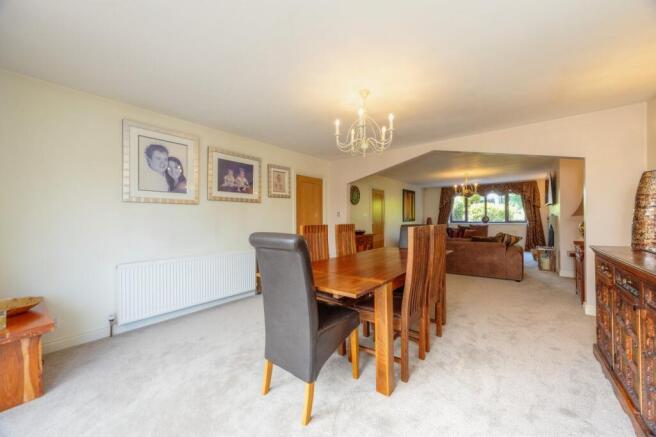4 bed Detached for sale Image 6