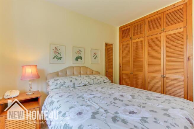 MASTER BEDROOM: