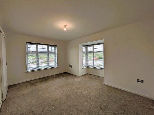 8 Bank Mill Close, Oldham, OL9 9GF photo 4