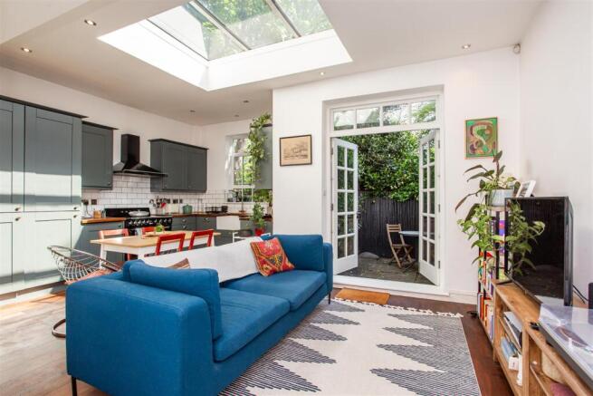 Open Plan Reception to Kitchen