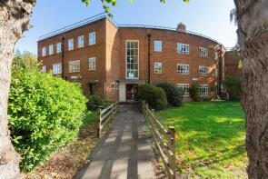 Flat 3, Shackleton Court, Croxted Road, London SE21 8RS