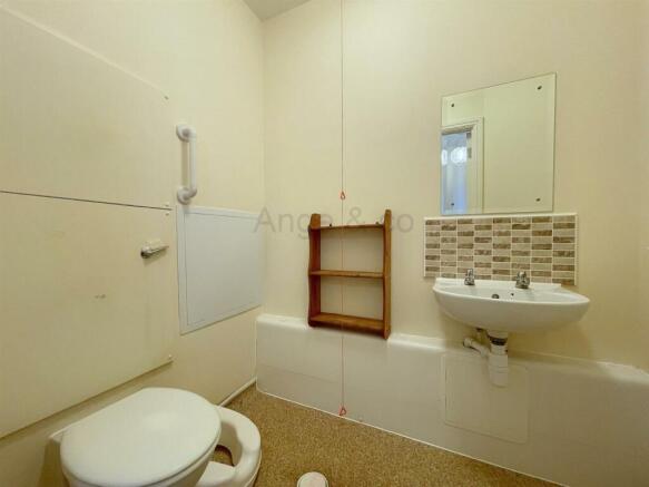 Photo 6