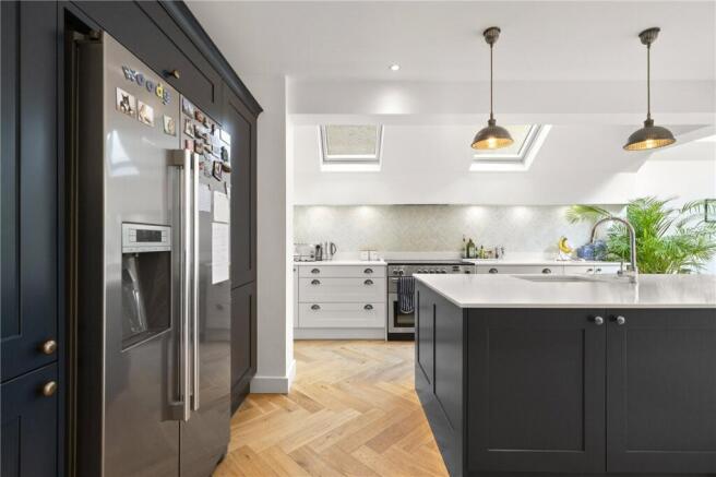 Arbrook Lane, Esher, Surrey, KT10 photo 4