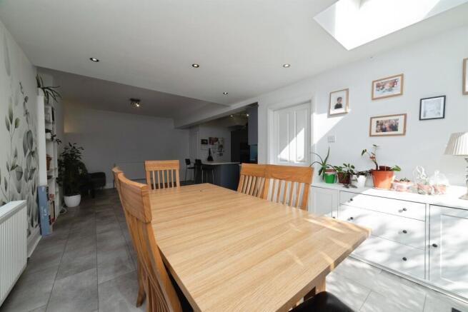 3 bed Semi-Detached for sale Image 7