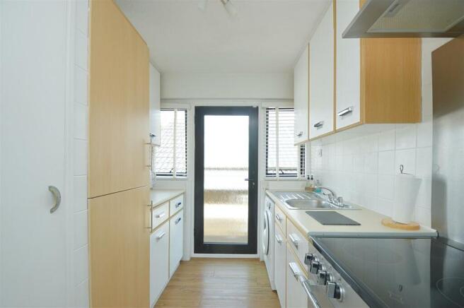 Kitchen2.jpg