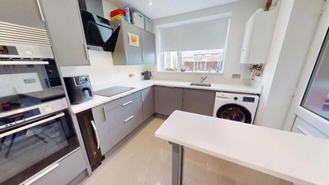 3 bed Semi-Detached for sale Image 8