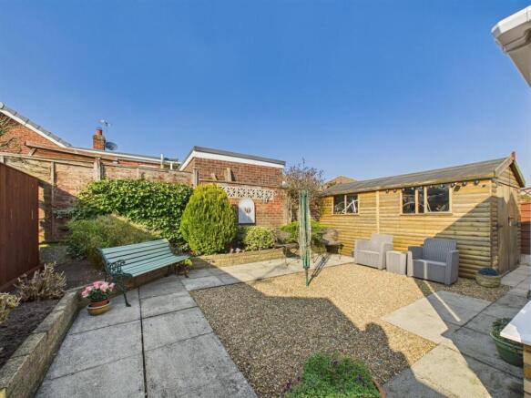 2 bed Detached Bungalow for sale Image 10