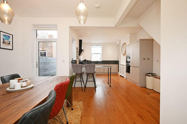 4 bed Terraced for sale Image 10