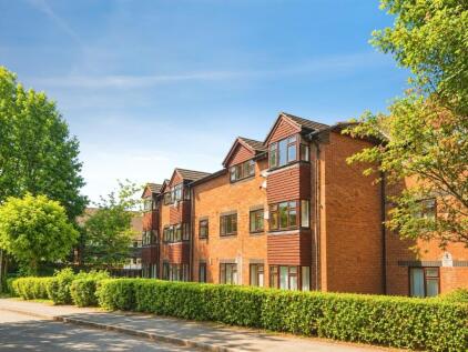 Albert Walk, Crowthorne, Berkshire, RG45