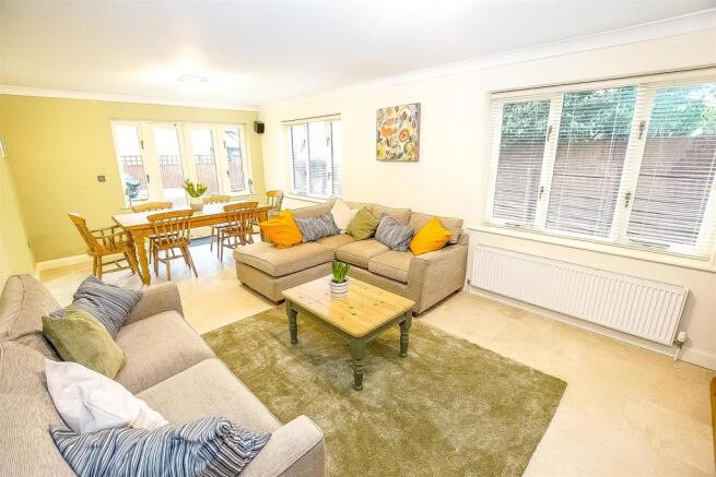 Sitting/Family Room