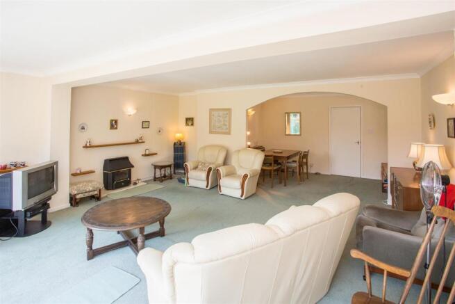 sitting room thro di