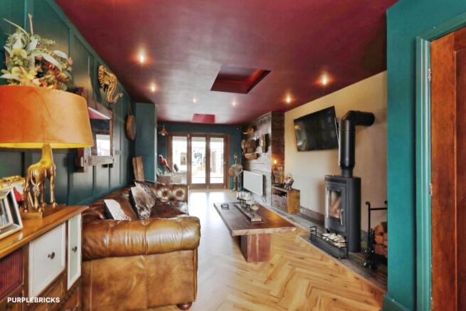 3 bed Semi-Detached for sale Image 9