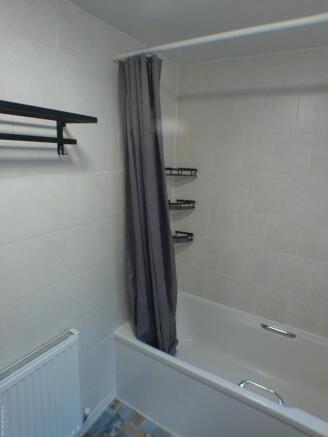 2 bed Terraced to rent Image 11