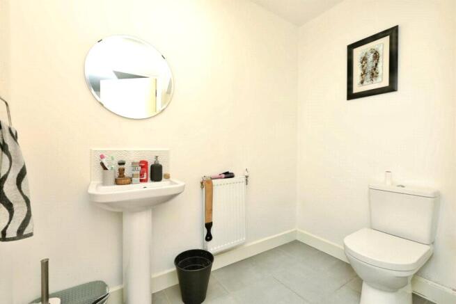 4 bed Detached for sale Image 10