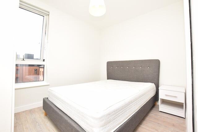 2 bed Apartment to rent Image 6