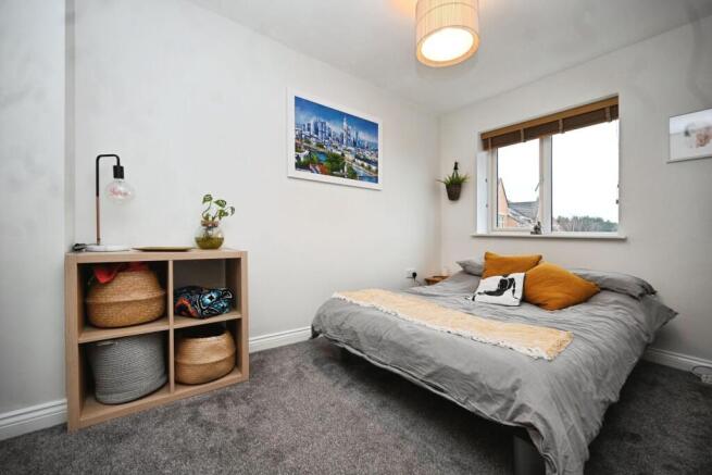 4 bed Semi-Detached for sale Image 8