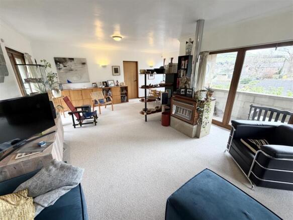 4 bed Detached for sale Image 12