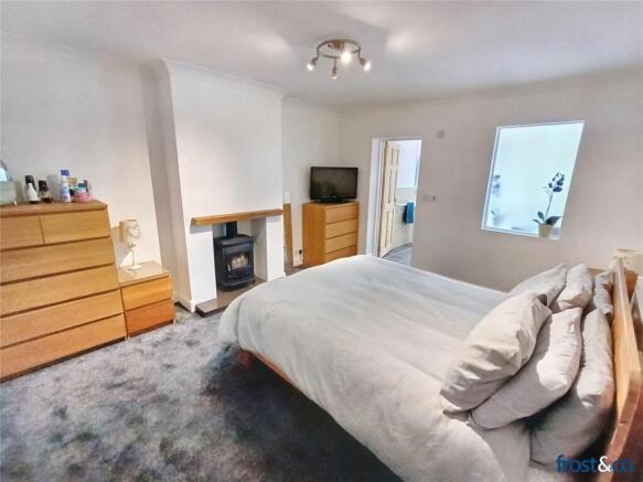 Bedroom/Dining Room