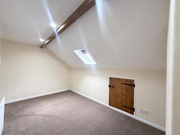 4 bed Terraced to rent Image 11
