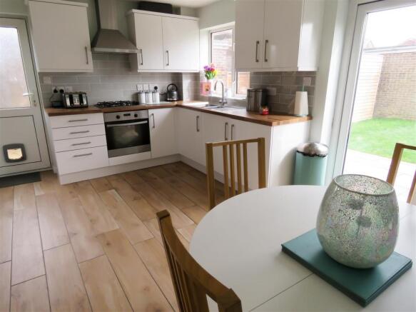 Kitchen Diner 2.JPG