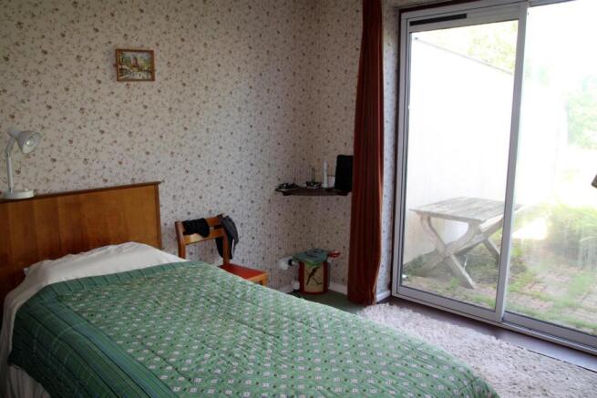 Bed 2.JPG
