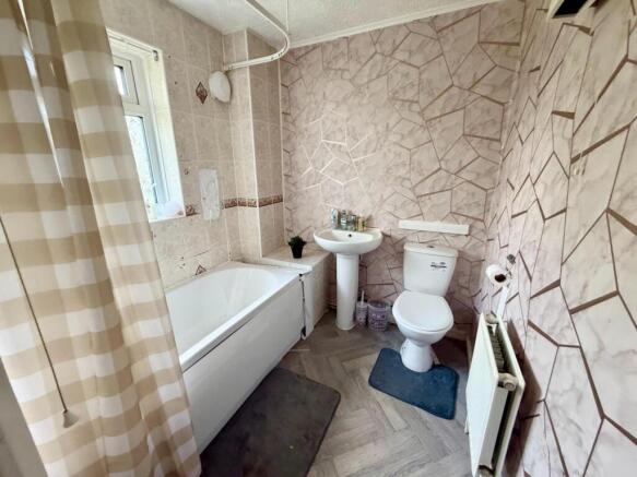 3 bed Terraced for sale Image 10