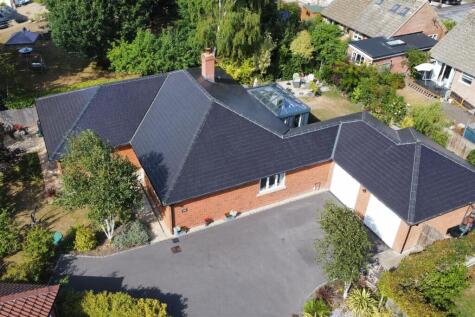 Manor Close, Urchfont, Devizes