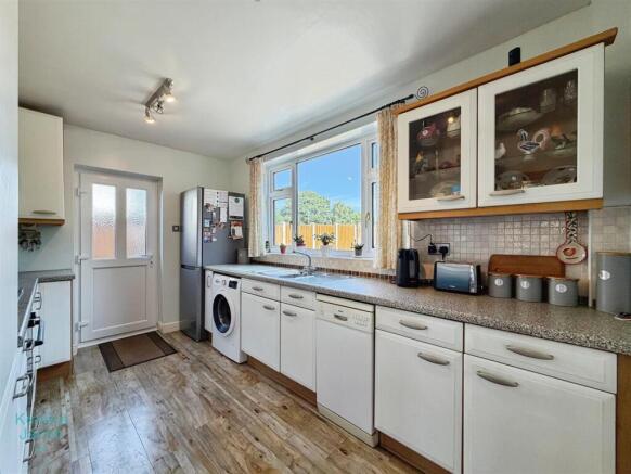3 bed Detached for sale Image 5