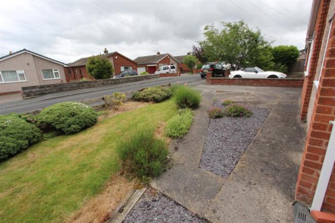 Front Garden and Parking.JPG