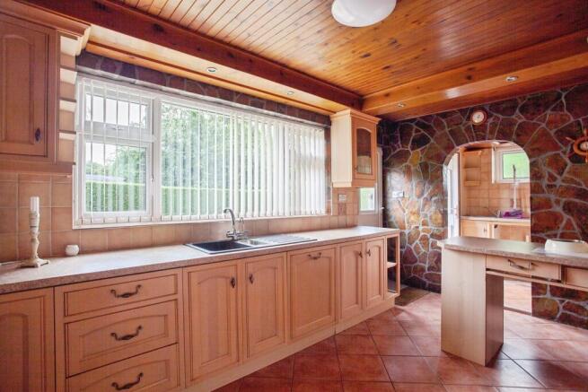 2 bed Detached Bungalow for sale Image 9