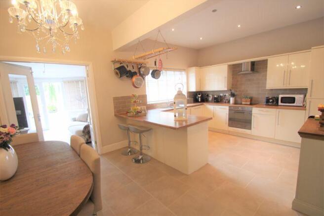 Kitchen/dining...