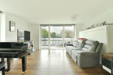 Acton Gardens, Acton, London, W3